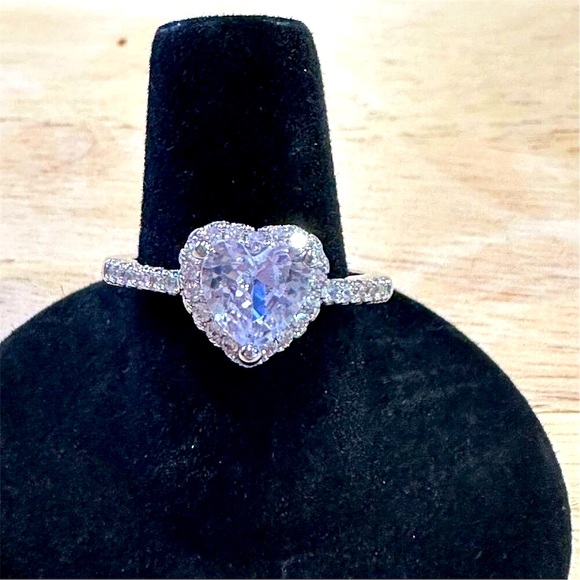 Sterling Silver Heart Cubic Zirconia Halo stimulated diamond Ring size 7.5 - Picture 1 of 9